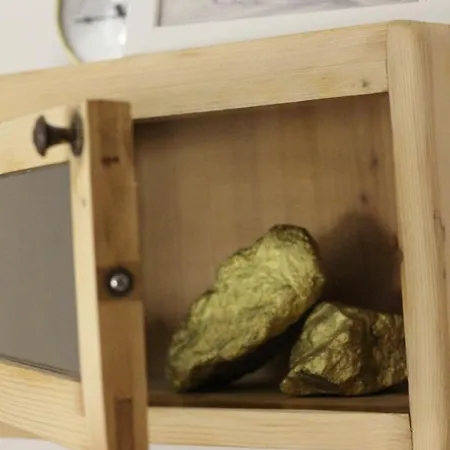 Tri Klenby * קרמניצה